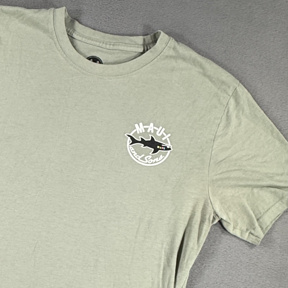 Maui and Sons Shark Graphic T-Shirt Gray Green Cotton Blend Medium Double Sided